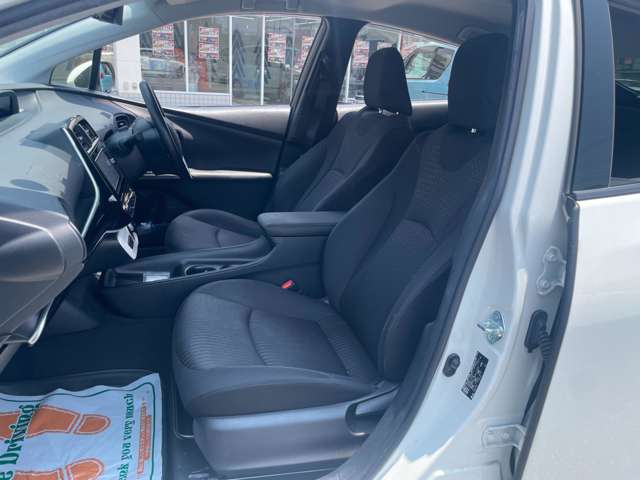 トヨタ プリウス １．８ Ｓ H29年 (近畿) 99