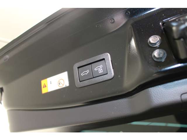 トヨタ プリウス ２．０ Ｚ R5年 (関東) 99