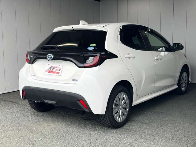 トヨタ ヤリス １．５ ハイブリッド Ｘ Ｅ－ＦＯＵＲ ４ＷＤ R3年 (東北) 99