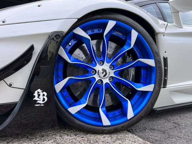 ランボルギーニ アヴェンタドールロードスタ ＬＰ７００－４ ４ＷＤ H27年 (東海) 99