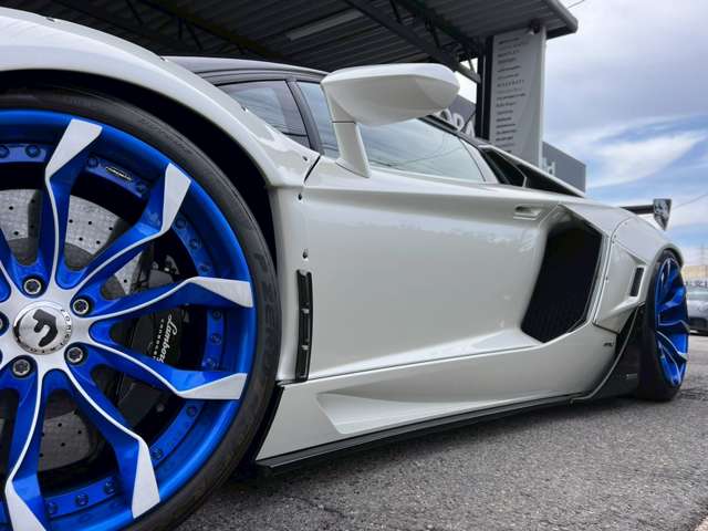 ランボルギーニ アヴェンタドールロードスタ ＬＰ７００－４ ４ＷＤ H27年 (東海) 99