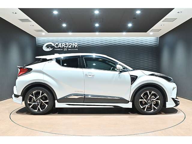 トヨタ Ｃ−ＨＲ ハイブリッド １．８ Ｇ モード ネロ セーフティ プラスＩＩＩ R5年 (関東) 99