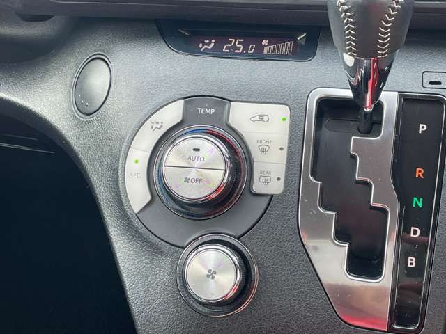 トヨタ シエンタ　ハイブリッド ハイブリッド １．５ Ｇ H27年 (近畿) 99