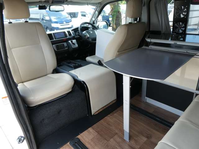トヨタ ハイエースバン ホワイトハウス H28年 (関東) 99