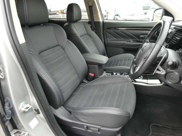 三菱 アウトランダーＰＨＥＶ ２．４ Ｇ ４ＷＤ H30年 (関東) 99