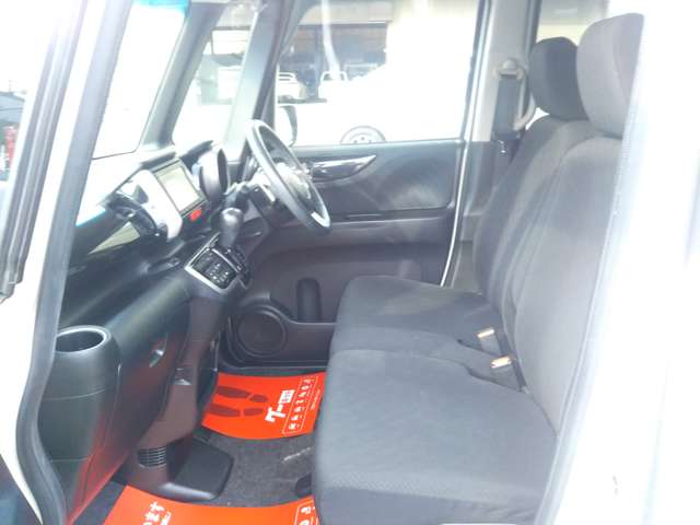 ホンダ Ｎ　ＢＯＸ ６６０ カスタムＧ ターボＳＳパッケージ H26年 (中国) 99