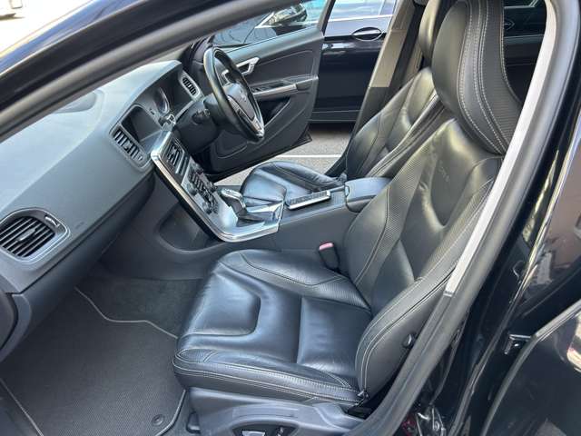 ボルボ Ｖ６０ Ｔ４　Ｒデザイン H25年 (中国) 99