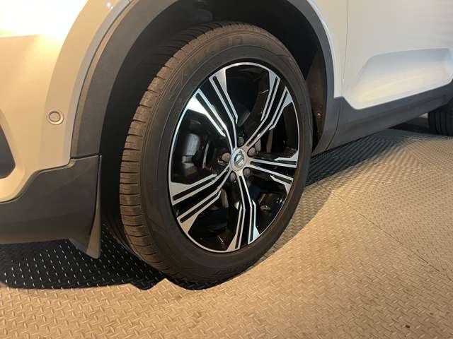 ボルボ ＸＣ４０ Ｔ４ ＡＷＤ インスクリプション ４ＷＤ R2年 (東海) 99