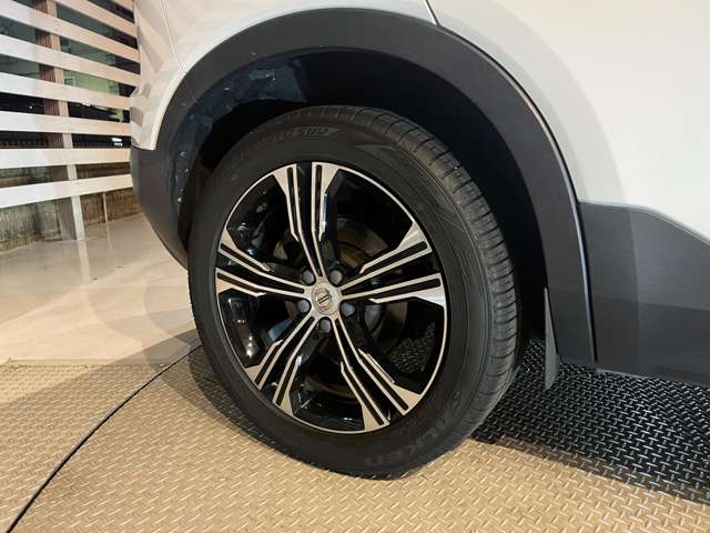 ボルボ ＸＣ４０ Ｔ４ ＡＷＤ インスクリプション ４ＷＤ R2年 (東海) 99