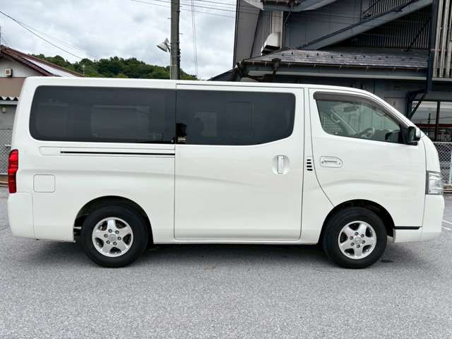 日産 ＮＶ３５０キャラバン ２．５プレミアムＧＸクロムギアパッケージ バージョンブラック ロングディーゼルターボ４ＷＤ H25年 (近畿) 99