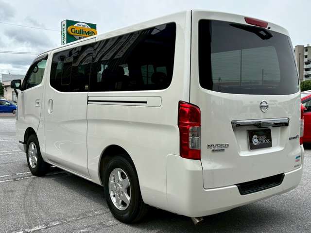 日産 ＮＶ３５０キャラバン ２．５プレミアムＧＸクロムギアパッケージ バージョンブラック ロングディーゼルターボ４ＷＤ H25年 (近畿) 99