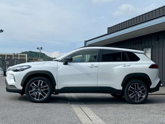 トヨタ カローラクロス　ハイブリッド １．８ ハイブリッド Ｚ Ｅ－ＦＯＵＲ ４ＷＤ R8年 (近畿) 99