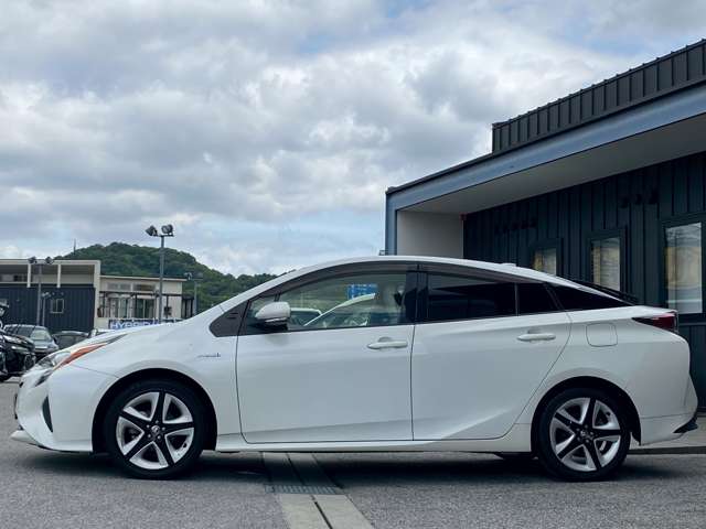 トヨタ プリウス １．８ Ｓ ツーリングセレクション H28年 (近畿) 99
