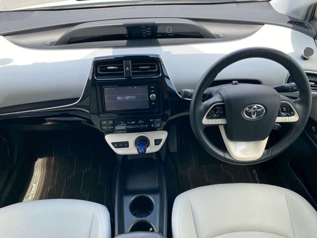 トヨタ プリウス １．８ Ｓ ツーリングセレクション H28年 (近畿) 99
