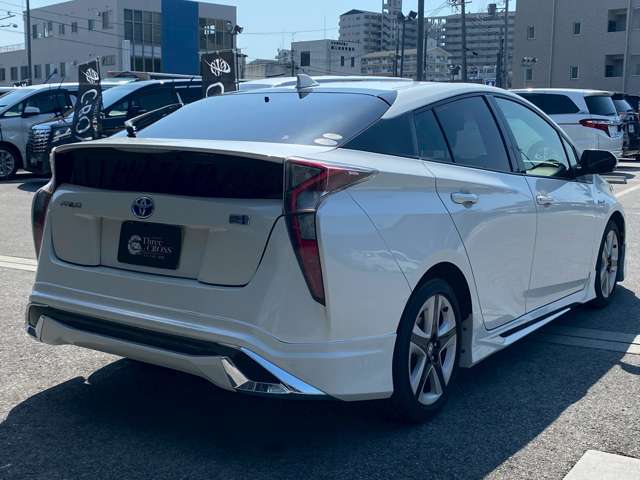 トヨタ プリウス １．８ Ｓ ツーリングセレクション H29年 (近畿) 99