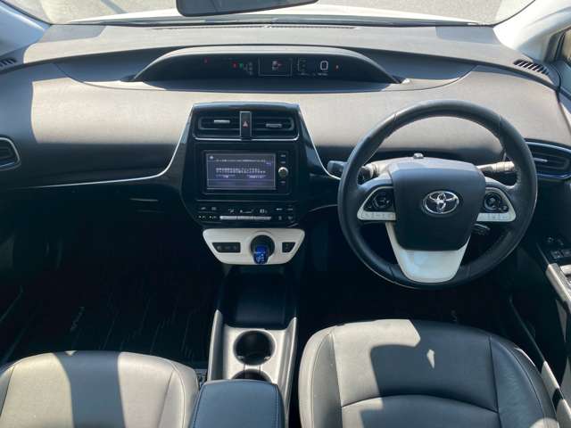 トヨタ プリウス １．８ Ｓ ツーリングセレクション H29年 (近畿) 99