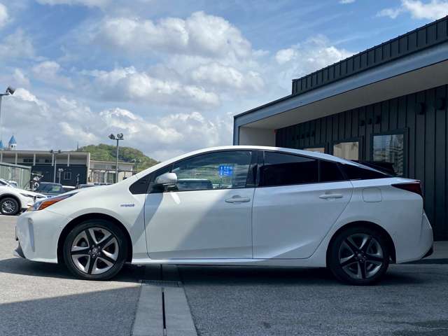 トヨタ プリウス １．８ Ａ ツーリングセレクション R1年 (近畿) 99