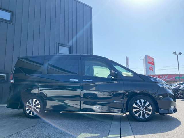 日産 セレナ ２．０ ハイウェイスター H29年 (近畿) 99