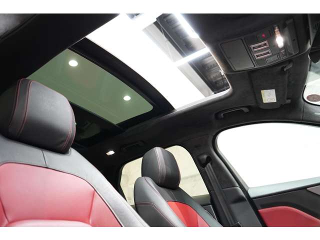 ジャガー Ｆペース チェッカーフラッグ エディション ２．０Ｌ Ｄ１８０ ディーゼルターボ ４ＷＤ R2年 (関東) 99