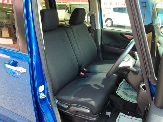 ホンダ Ｎ　ＢＯＸ ６６０ カスタムＧ Ｌパッケージ H29年 (中国) 99