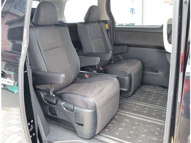 トヨタ ヴェルファイア　ハイブリッド ２．４ ＺＲ ４ＷＤ H25年 (関東) 99