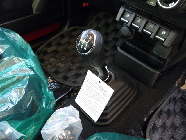 スズキ ジムニー　ノマド １．５ ＦＣ ４ＷＤ R8年 (関東) 99