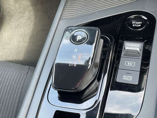 日産 ノート １．２ Ｘ ＦＯＵＲ ４ＷＤ R4年 (東北) 99