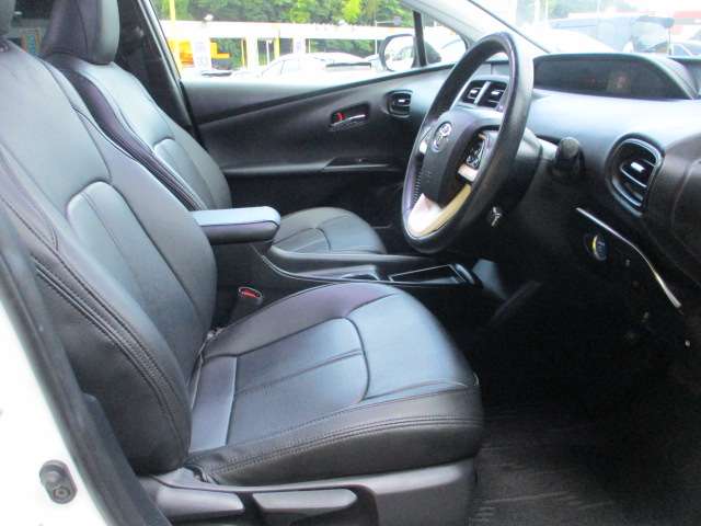 トヨタ プリウス １．８ Ｓ H29年 (関東) 99