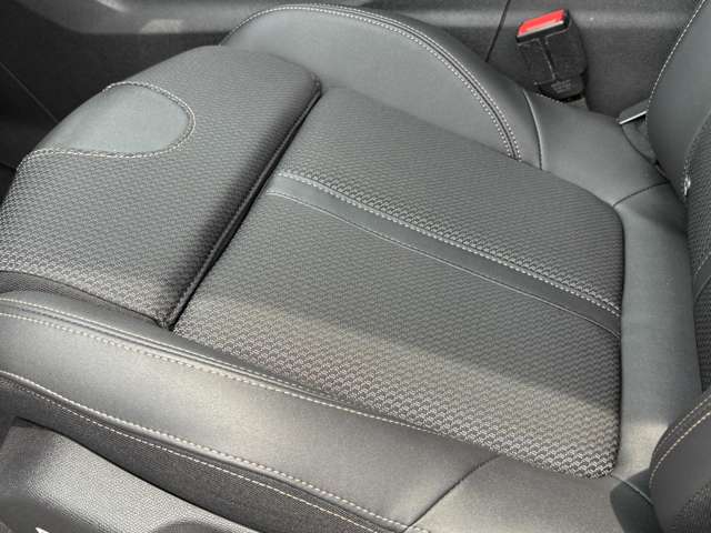 プジョー ３００８ ＧＴ R4年 (関東) 99