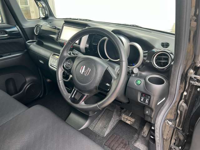 ホンダ Ｎ　ＢＯＸ ６６０ カスタムＧ ＳＳパッケージ H25年 (九州・沖縄) 99
