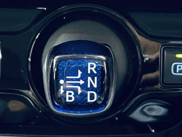 トヨタ プリウス １．８ Ａ ツーリングセレクション R1年 (近畿) 99