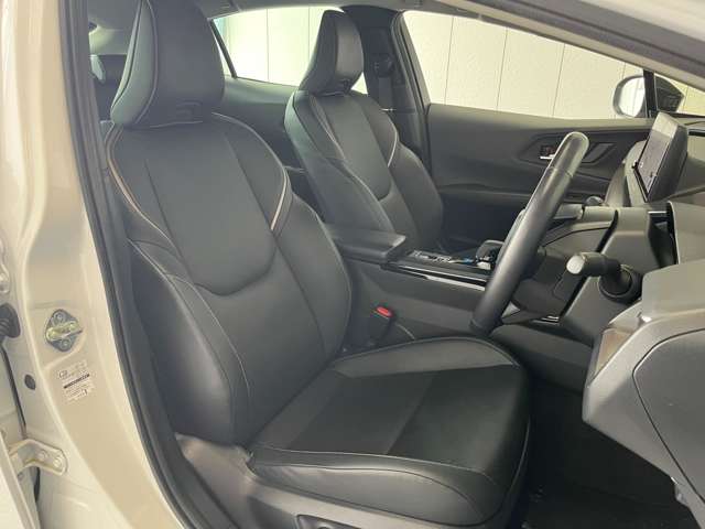 トヨタ プリウス ２．０ Ｚ Ｅ－ＦＯＵＲ ４ＷＤ R5年 (東北) 99