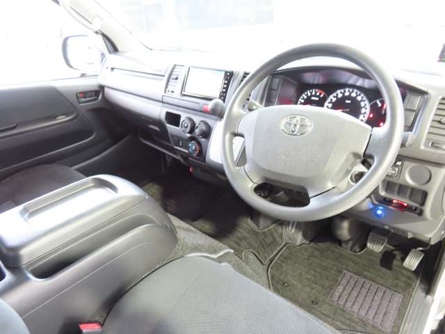 トヨタ ハイエースバン ドリームエーティ H30年 (関東) 99
