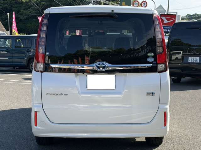 トヨタ エスクァイア　ハイブリッド １．８ ハイブリッド ＧＩ H27年 (九州・沖縄) 99