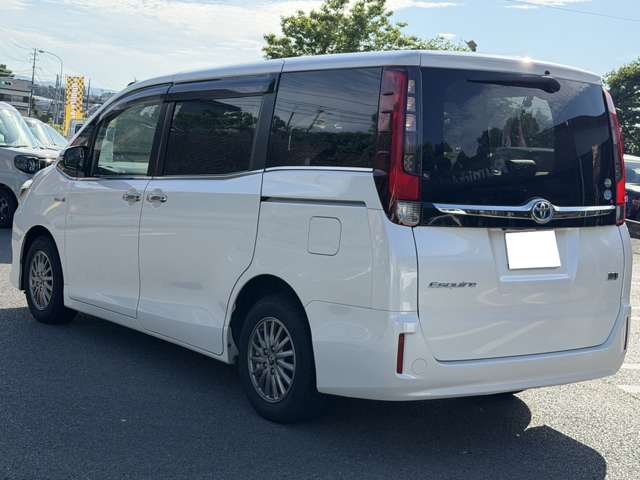 トヨタ エスクァイア　ハイブリッド １．８ ハイブリッド ＧＩ H27年 (九州・沖縄) 99