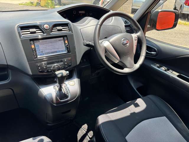 日産 セレナ ２．０ ライダー ブラックライン Ｓ－ＨＹＢＲＩＤ H25年 (東海) 99