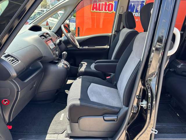 日産 セレナ ２．０ ライダー ブラックライン Ｓ－ＨＹＢＲＩＤ H25年 (東海) 99