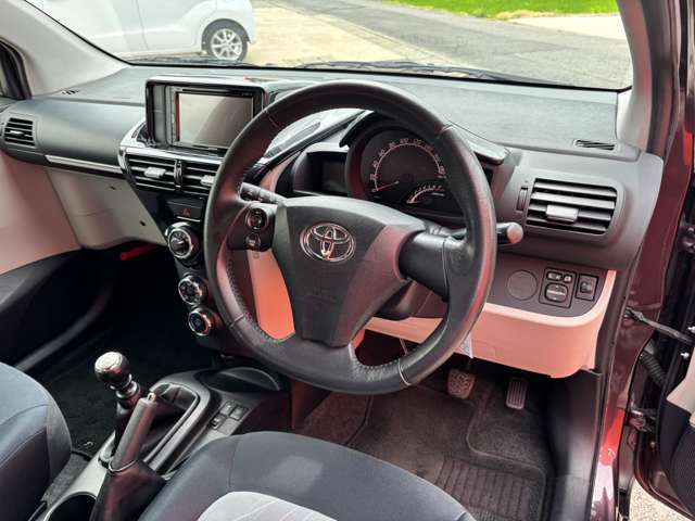 トヨタ ｉＱ １．３ １３０Ｇ ＭＴ H24年 (東海) 99