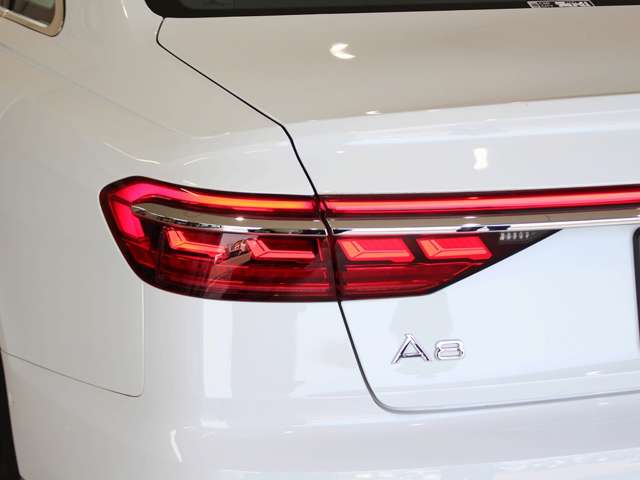 アウディ Ａ８ ５５ ＴＦＳＩ クワトロ ４ＷＤ H30年 (四国) 99