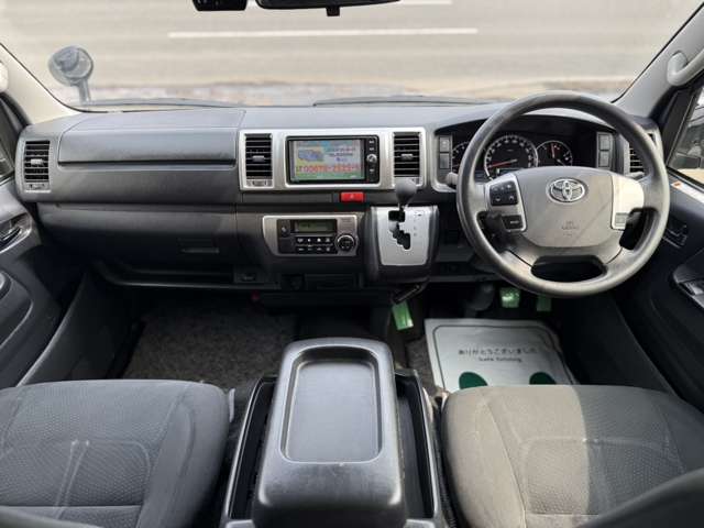 トヨタ ハイエースバン ２．８ スーパーＧＬ ロング ディーゼルターボ ４ＷＤ H29年 (北海道) 99