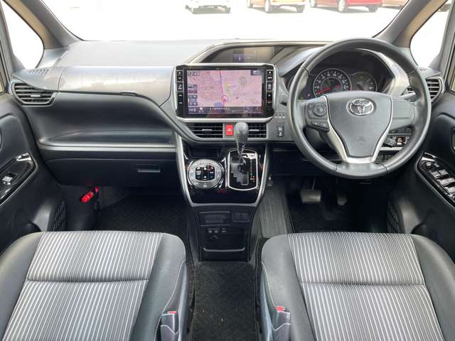 トヨタ ヴォクシー ２．０ ＺＳ 煌ＩＩ R1年 (近畿) 99