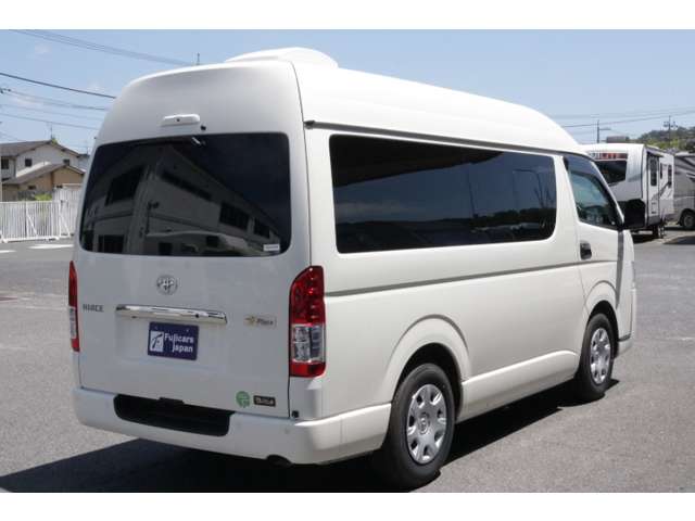 トヨタ ハイエースバン レクビィ R4年 (中国) 99