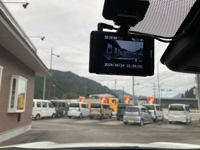トヨタ ヤリスクロス　ハイブリッド １．５ ハイブリッド Ｚ Ｅ－ＦＯＵＲ ４ＷＤ R3年 (東海) 99