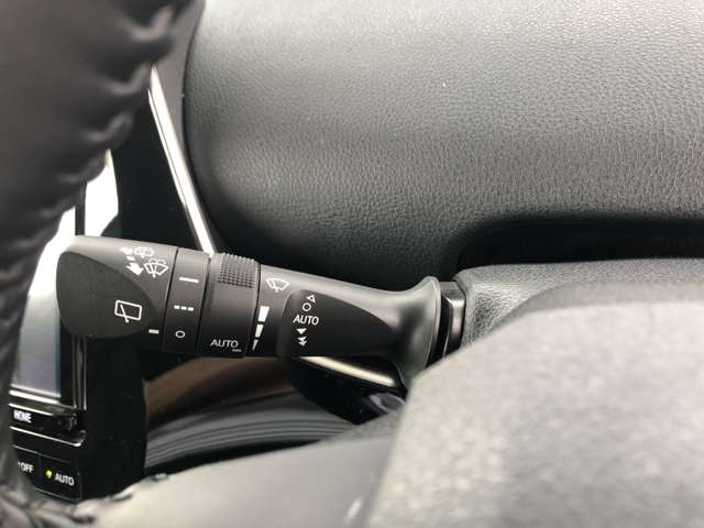 トヨタ プリウス １．８ Ａ ツーリングセレクション R1年 (近畿) 99