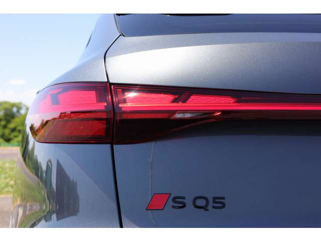 アウディ ＳＱ５　スポーツバック ３．０ ４ＷＤ R7年 (東海) 99