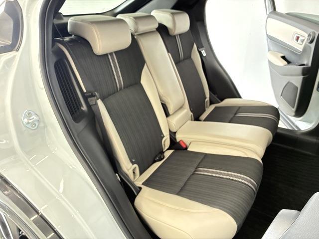 ホンダ ヴェゼル １．５ Ｅ：ＨＥＶ プレイ R4年 (中国) 99