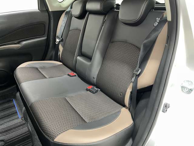日産 ノート １．２ Ｅ－ＰＯＷＥＲ メダリスト H29年 (近畿) 99