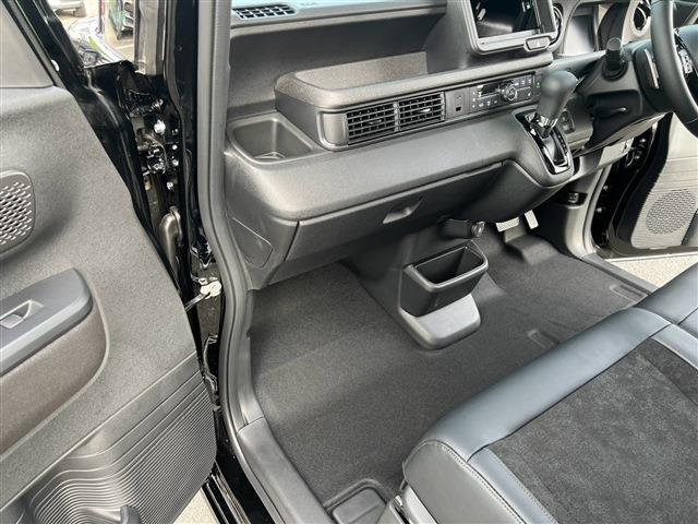 ホンダ Ｎ　ＢＯＸ カスタム ６６０ ターボ R8年 (九州・沖縄) 99
