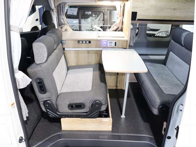 トヨタ ハイエースバン キャンピング R5年 (北海道) 99