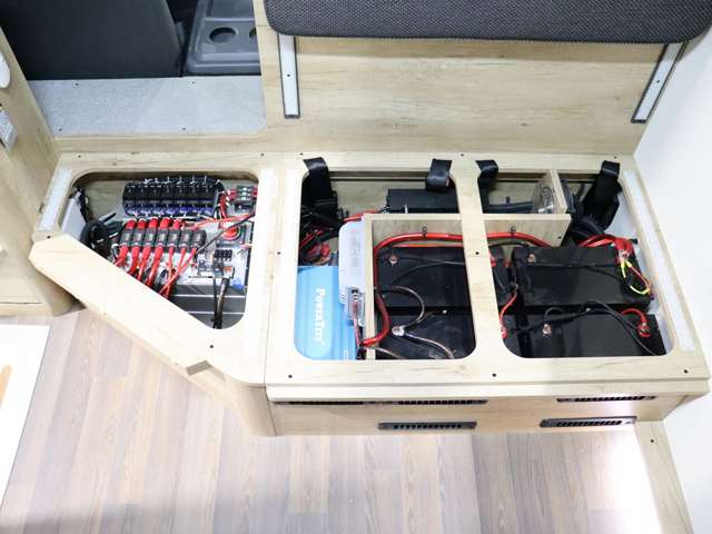 トヨタ カムロード キャンピング R5年 (北海道) 99